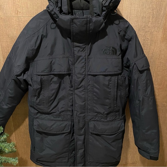 The North Face Men’s Winter Jacket - Picture 3 of 9
